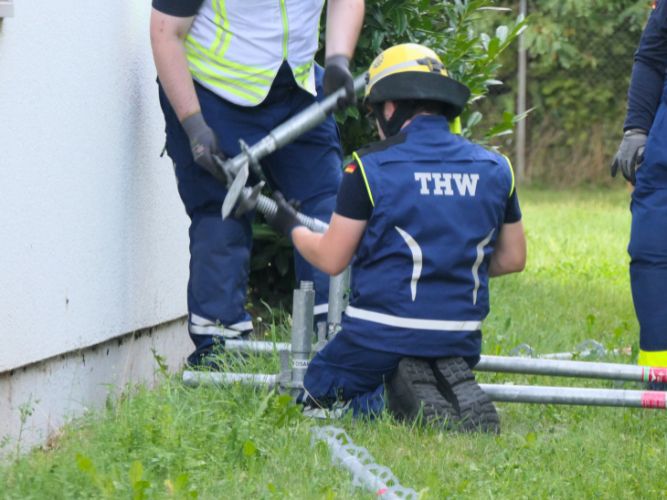 Dienstags-Ausbildung Einsatzübung (Abstützen/Ausleuchten)