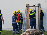 Dienstags-Ausbildung Einsatzübung (Abstützen/Ausleuchten) - Bild 36