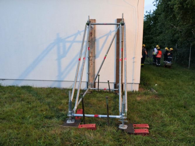 Dienstags-Ausbildung Einsatzübung (Abstützen/Ausleuchten)
