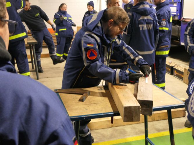 Dienstags-Ausbildung Holzbearbeitung