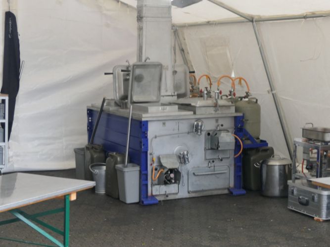 Traditionelle Erbsensuppe-Kochaktion 