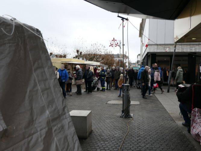 Traditionelle Erbsensuppe-Kochaktion 
