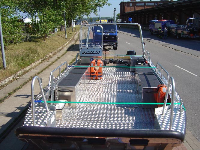 Mehrzweckarbeitsboot (MZAB) mit Trailer