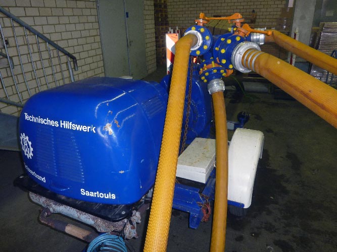 Pumpe 5000L auf Anhänger